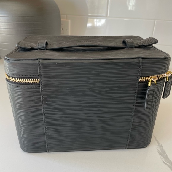 Cloth and Paper Vanity case - Picture 3 of 5